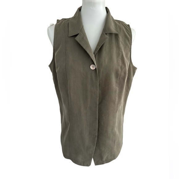 Karen Kane collection green vest - Picture 1 of 9